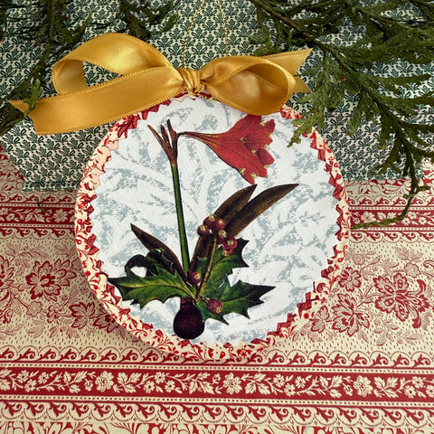 Round botanical ornament #5