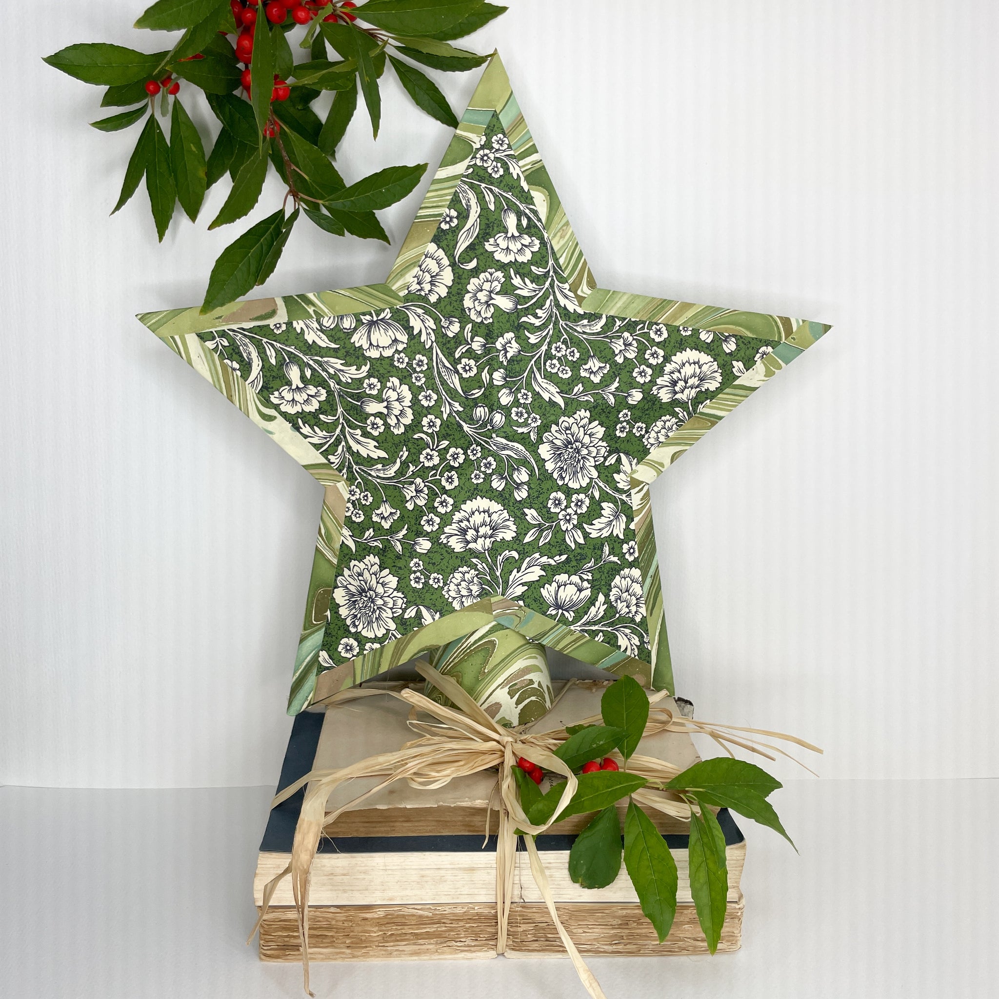 Holiday Treetop Star in Green Floral/Green Marble