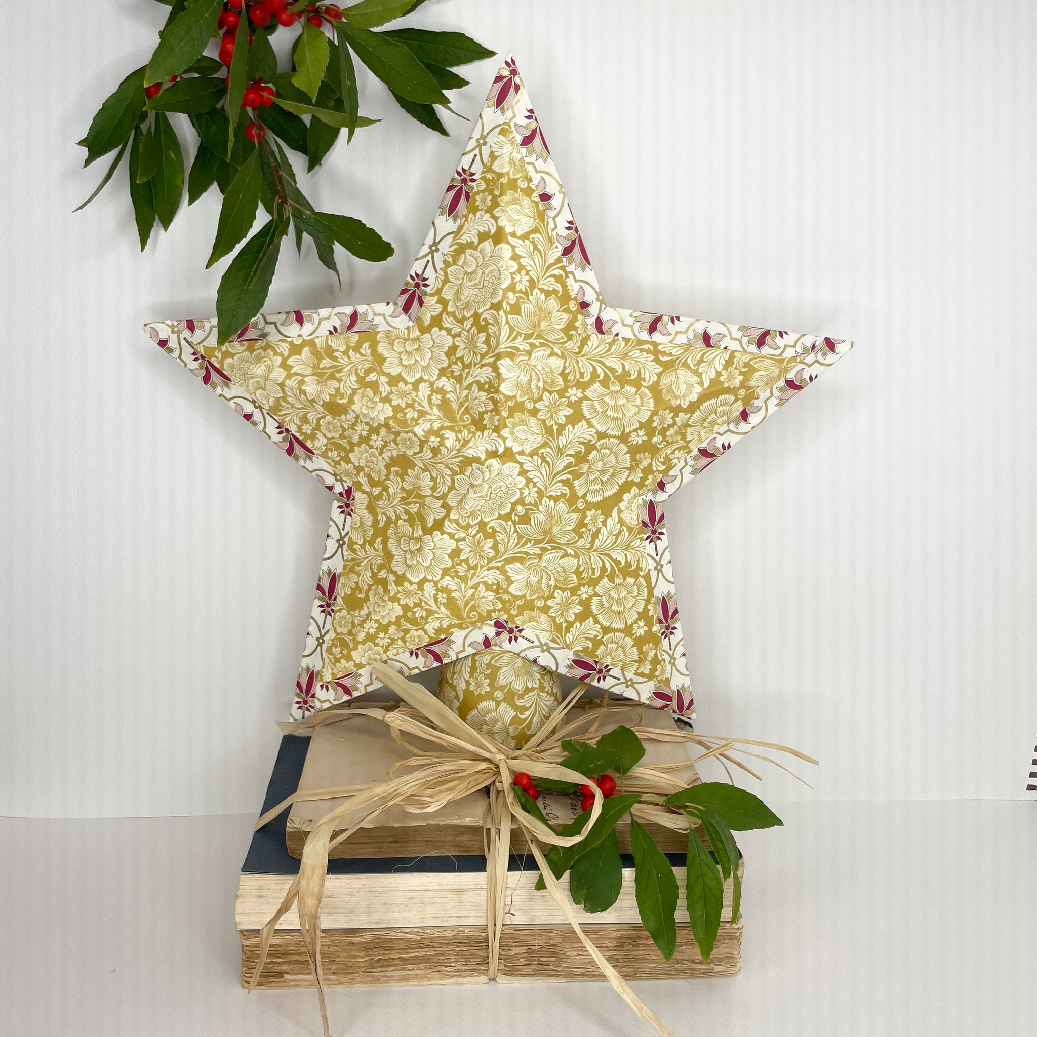 Holiday Treetop Star in Gold Floral/Burgundy Fleur De Lys