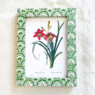 Photo/botanical frame in hand screened green pattern