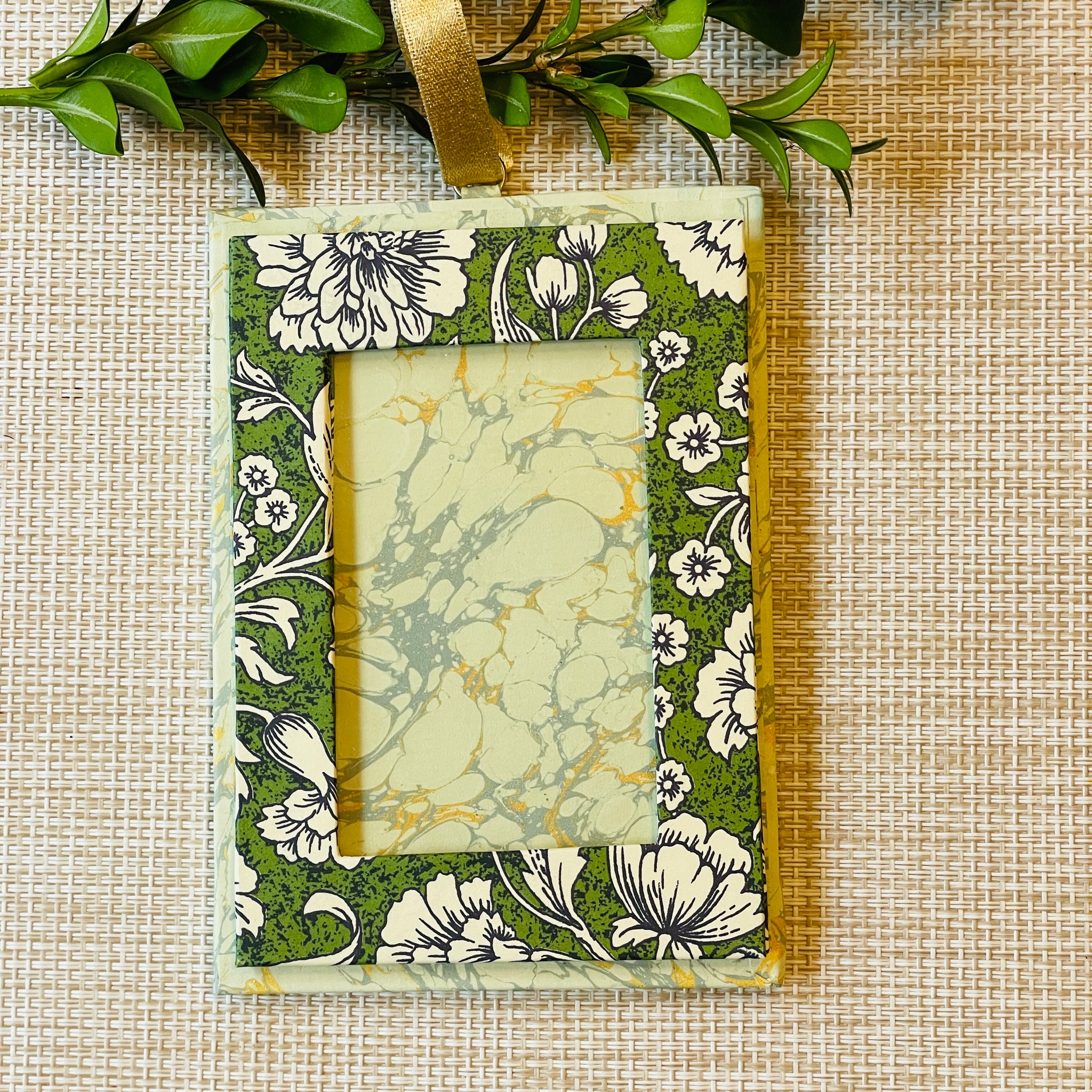 Petite hanging photo frame in dark green floral/gold floral