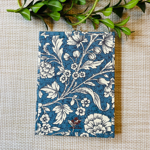 Petite hanging photo frame in multi floral/navy floral