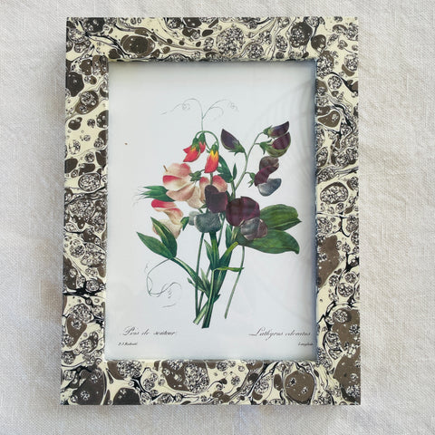 Photo/botanical frame in charcoal marble