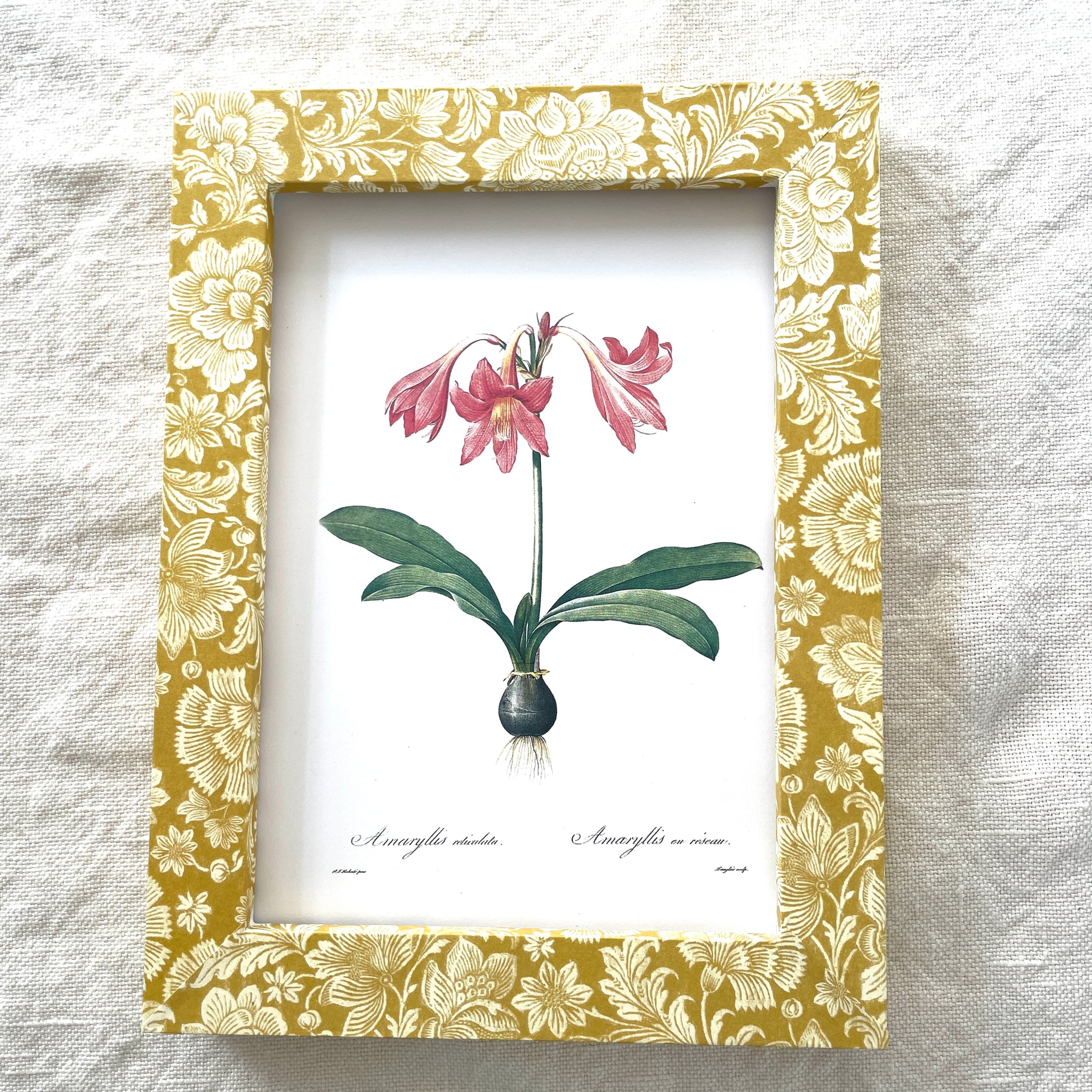 Photo/botanical frame in gold floral