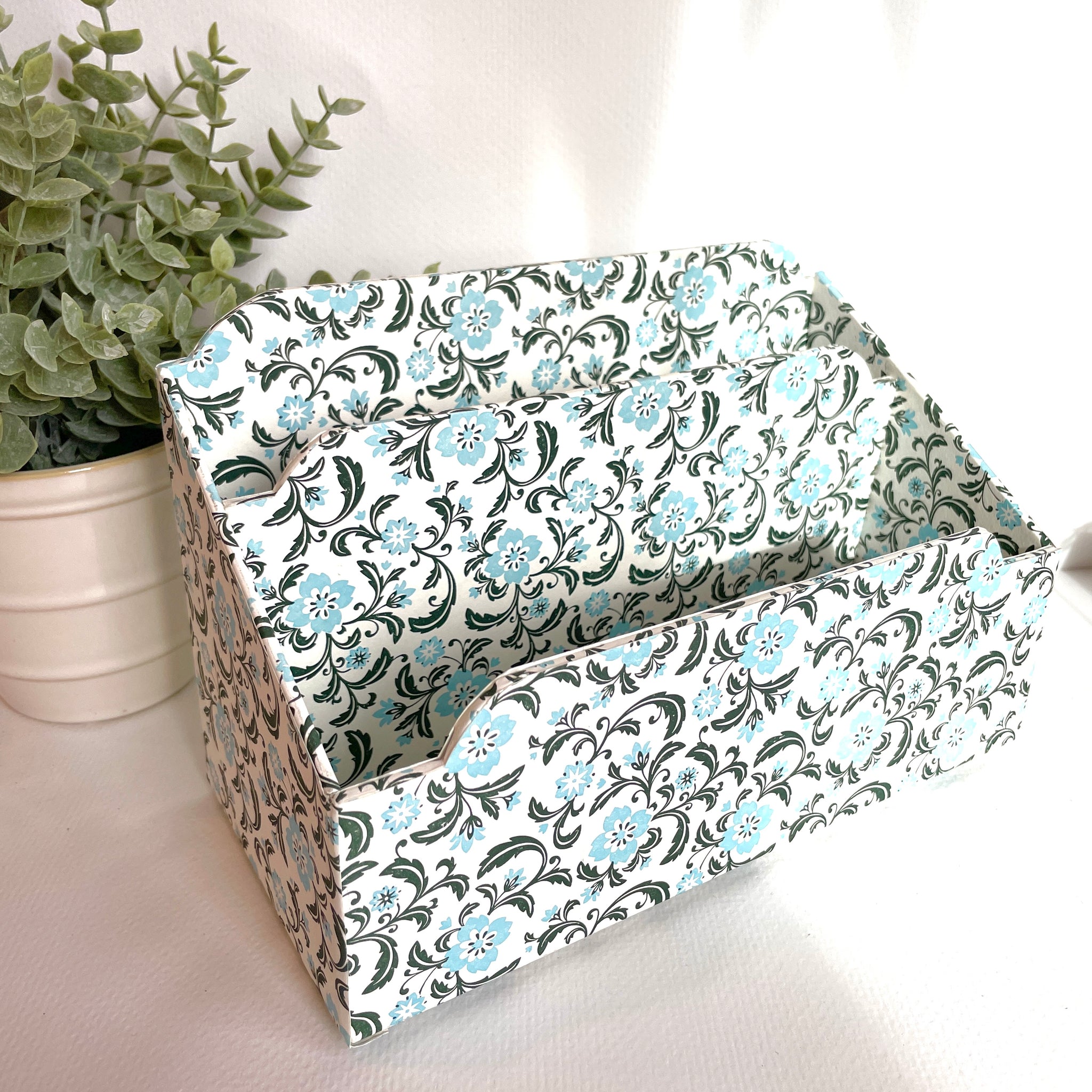 Letterbox in blue/black floral