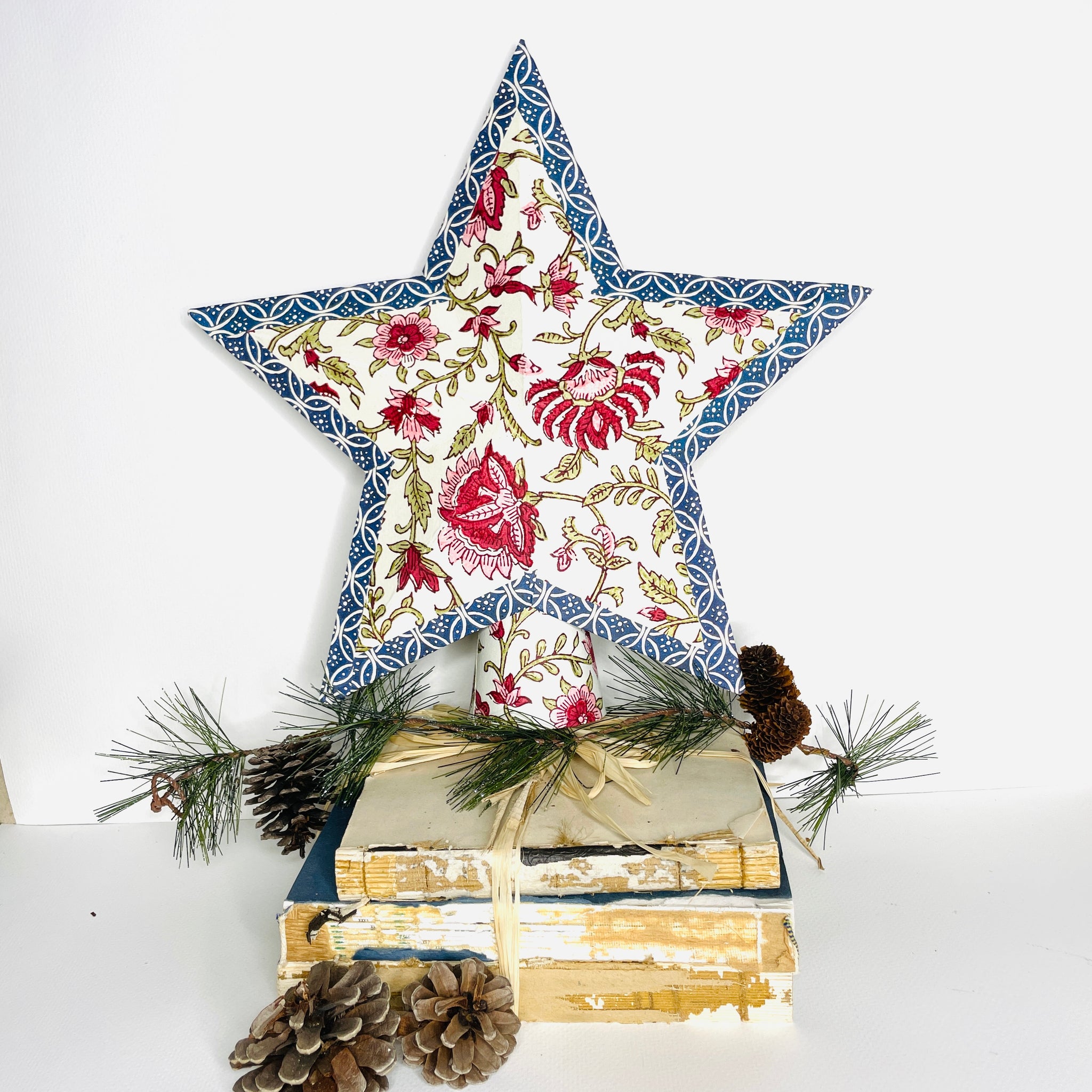 Holiday Treetop Star in red floral/blue trim